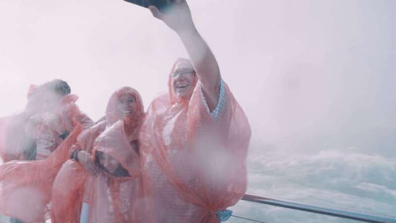 from-niagara-falls-usa-canadian-side-tour-w-boat-ride-2