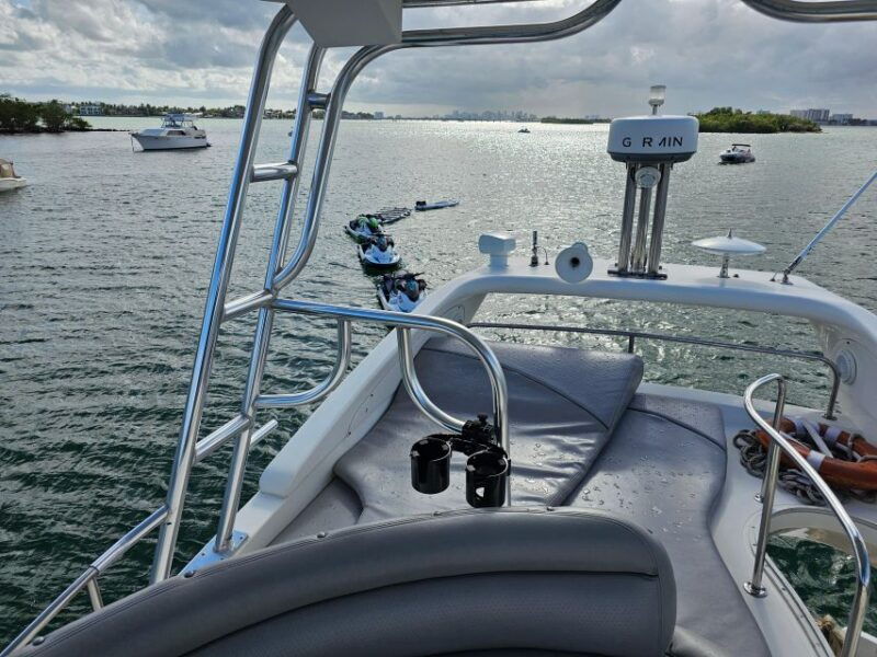 from-north-bay-village-private-boat-party-with-champagne