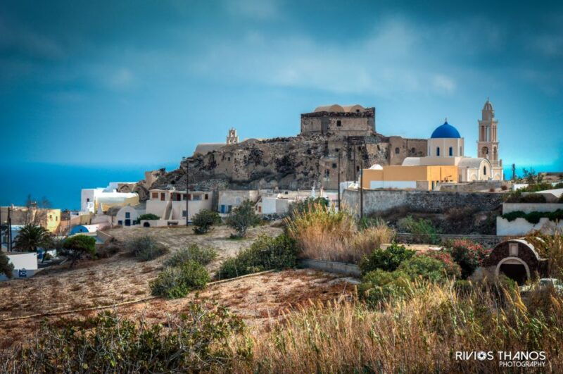 from-oia-thera-santorini-villages-guided-tour-with-pickup