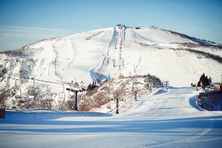 from-osaka-biwako-valley-ski-resort-day-tour