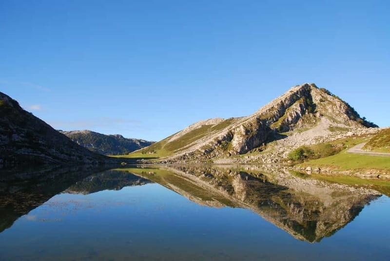 From Oviedo: Covadonga Lakes, Cangas de Onís, and Lastres - A Guided Journey Through Asturias’ Natural and Cultural Gems