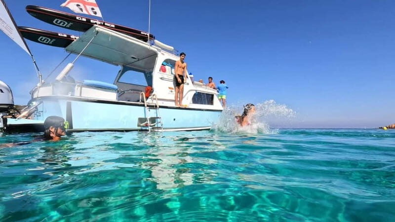 From Palau: boat trip to La Maddalena Archipelago - The Boat and Comfort: How It Enhances Your Experience