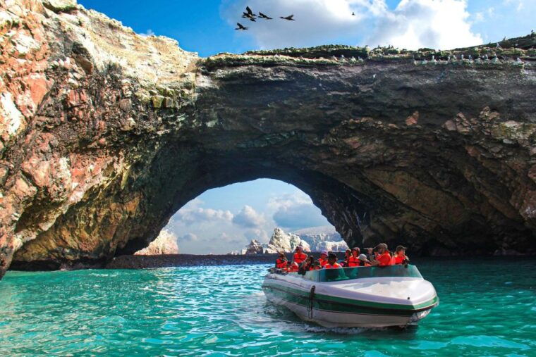 from-paracas-ballestas-islands-guided-tour