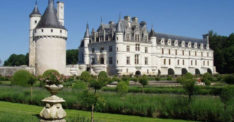 from-paris-loire-valley-castles-full-day-tour-with-lunch