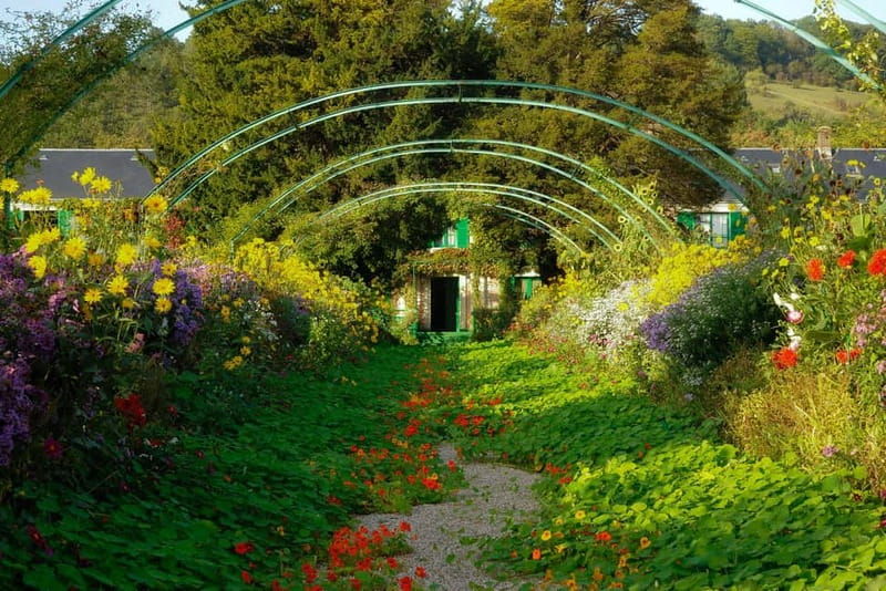 From Paris: McArthurGlen Center & Monet's Givern House Visit - From Paris: McArthurGlen Center & Monets Giverny House Visit
