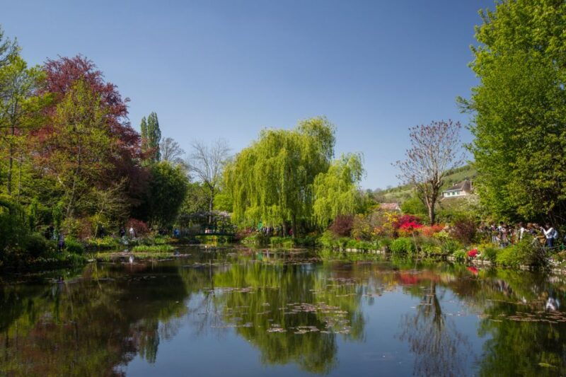 from-paris-monet-garden-giverny-bike-tour-and-picnic-stop