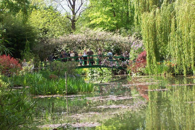 from-paris-monet-gardens-giverny-bike-tour-with-picnic-stop