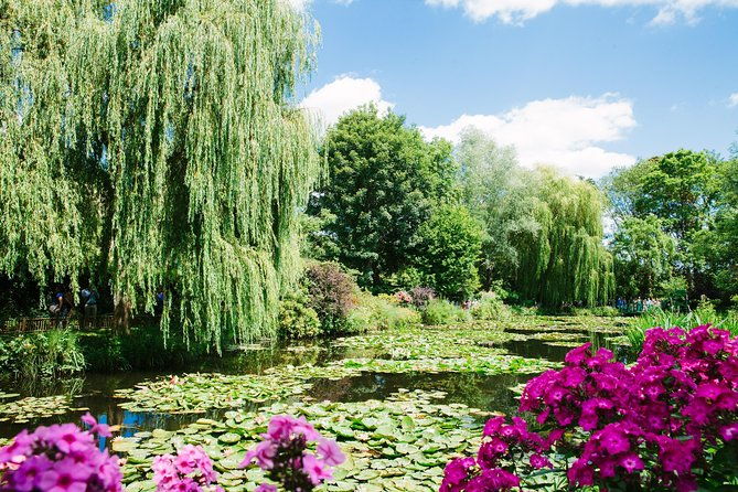 from-paris-monet-gardens-giverny-bike-tour-with-picnic-stop