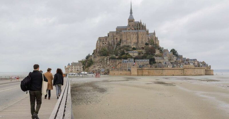 from-paris-mont-saint-michel-tour-with-hotel-pickup-service
