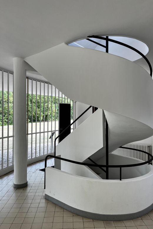 from-paris-private-tour-villa-savoye-le-corbusier