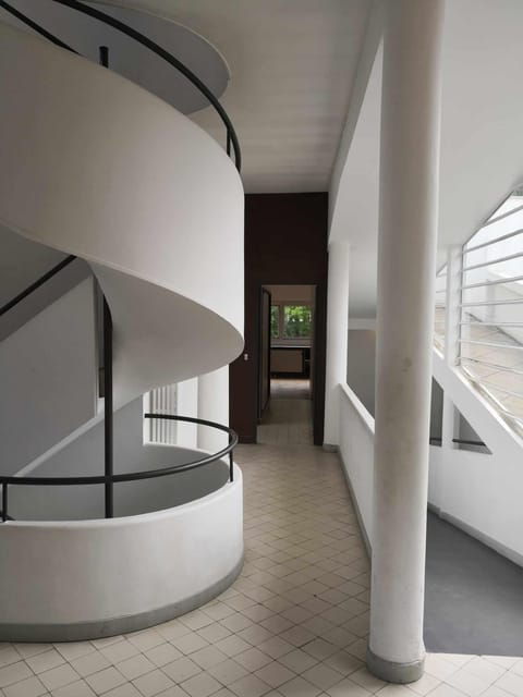from-paris-private-tour-villa-savoye-le-corbusier
