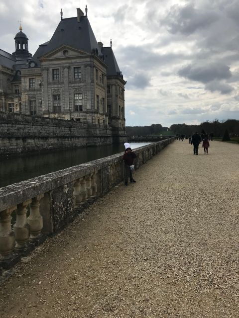 from-paris-the-grand-christmas-vaux-le-vicomte-fontainebleau