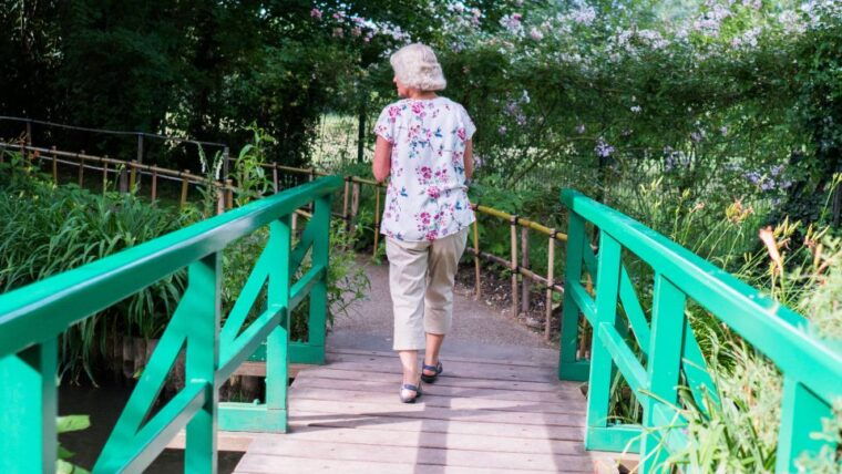 from-paris-versailles-and-giverny-full-day-trip