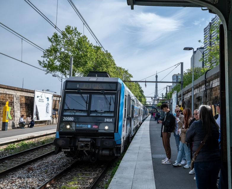 from-paris-versailles-bike-tour-with-gardens-palace-entry