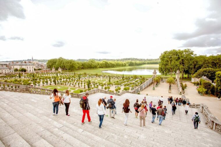 from-paris-versailles-palace-gardens-with-transportation