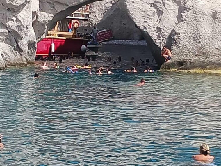 from-paros-antiparos-despotiko-odysseia-boat-daily-cruises