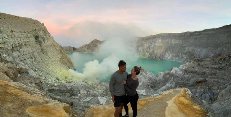 from-pemuteran-kawah-ijen-midnight-tour-with-sunrise