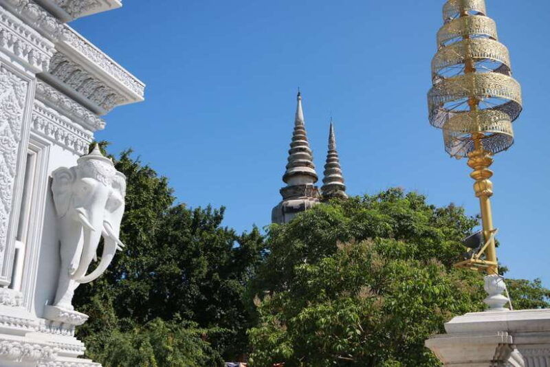 from-phnom-penh-oudongk-mountain-and-koh-chen-island-tour