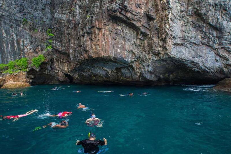 from-phuket-phi-phi-island-dawn-tour-with-lunch