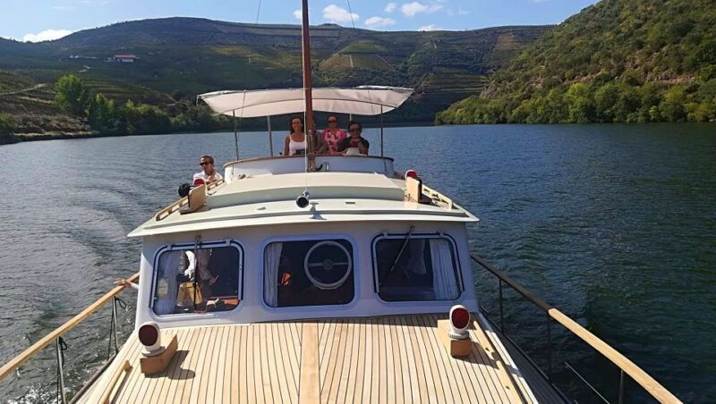 from-pinhao-private-yacht-cruise-along-the-douro-river