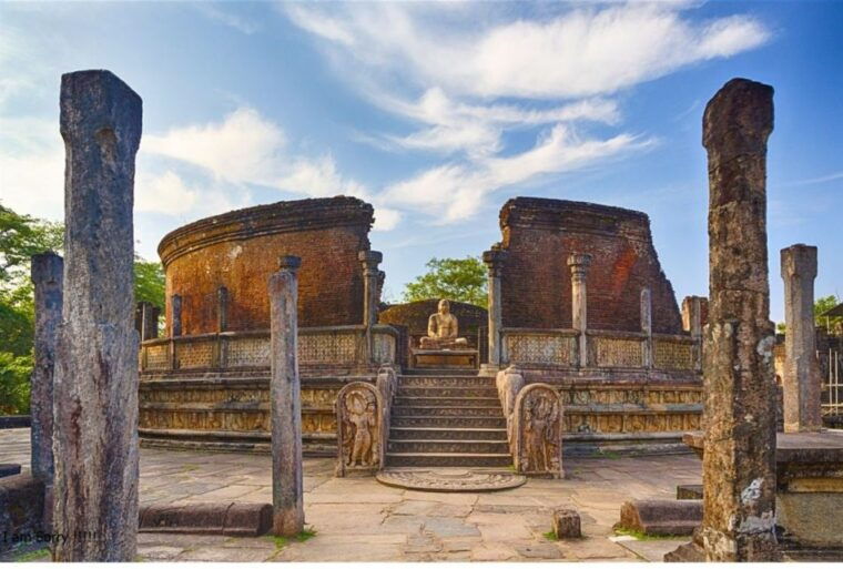 from-polonnaruwa-ancient-city-of-polonnaruwa-by-bike