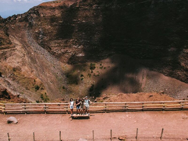 from-pompeii-mt-vesuvius-hike-tour-by-bus