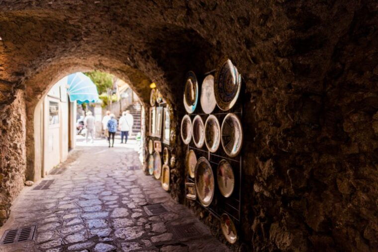 from-pompeii-vico-equense-amalfi-positano-ravello-tour