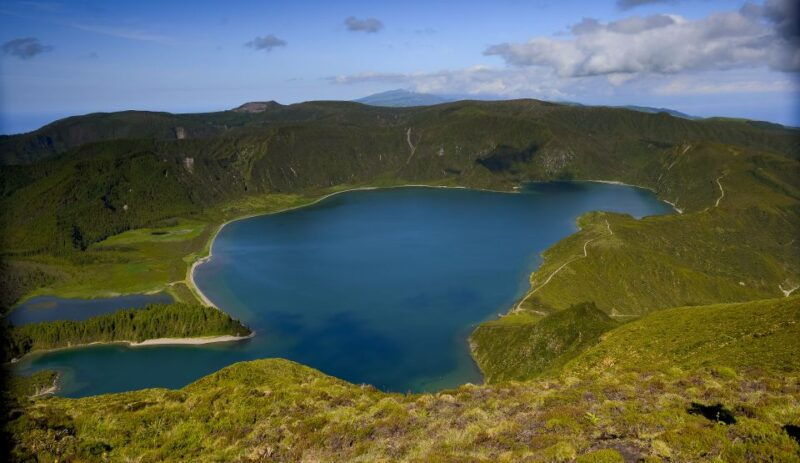 from-ponta-delgada-lagoa-do-fogo-hot-springs-day-trip