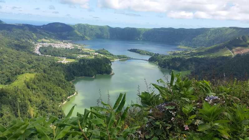 from-ponta-delgada-sete-cidades-lakes-fire-lake-day-tour