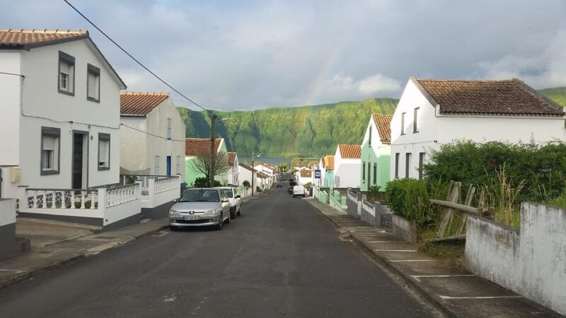 from-ponta-delgada-sete-cidades-lakes-fire-lake-day-tour