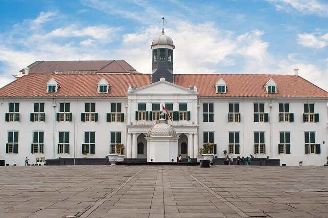 From port Tanjung priok : Jakarta Private Tour With Lunch - FAQ