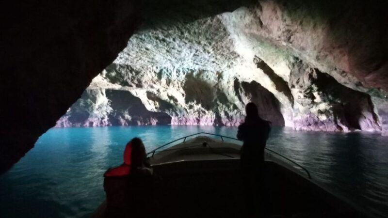from-portimao-algar-de-benagil-and-sea-caves-boat-tour