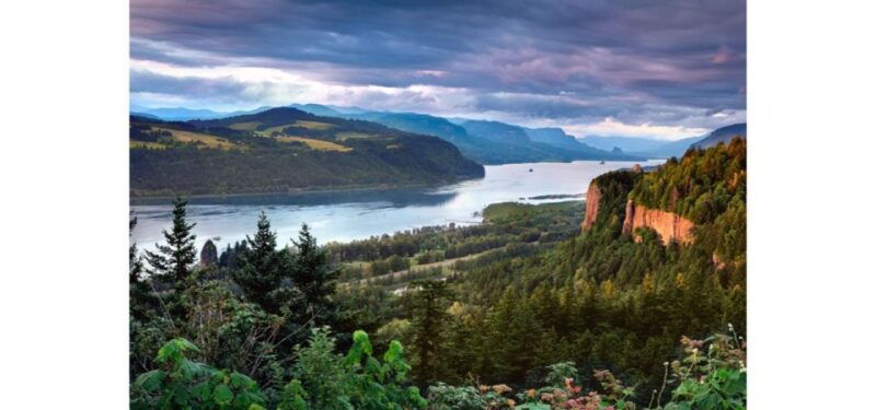 from-portland-columbia-gorge-waterfalls-and-mt-hood-tour