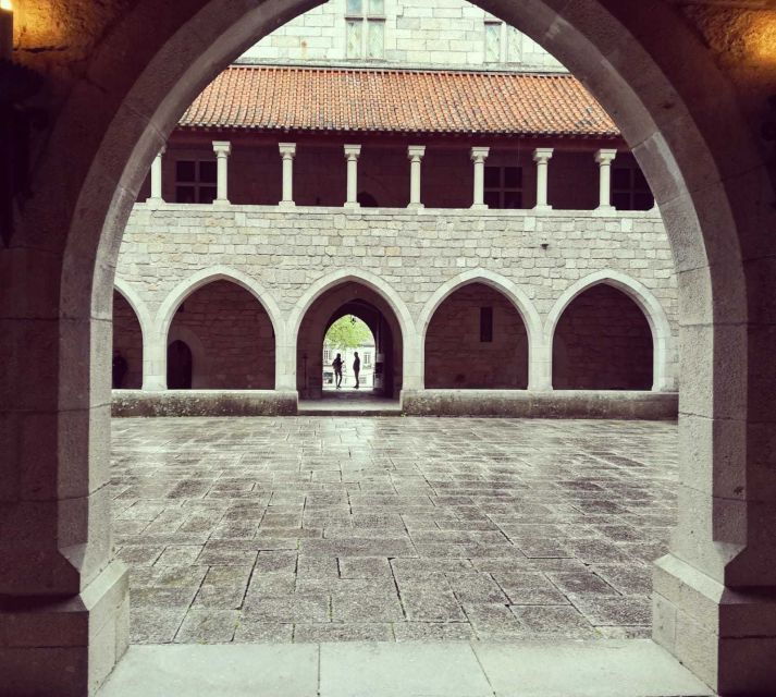 from-porto-aveiro-coimbra-small-group-tour-river-cruise