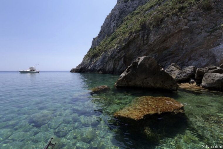 from-porto-ercole-giannutri-island-snorkeling-boat-trip
