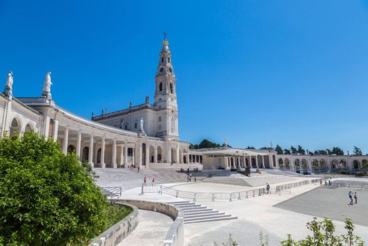 from-porto-private-transfer-to-lisbon-with-coimbra-fatima
