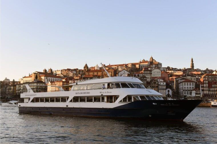 from-porto-regua-to-porto-river-cruise-with-lunch-on-board