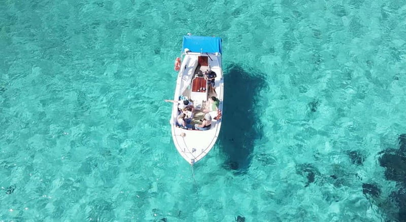 From Porto Rotondo: boat tour to Porto Cervo & Golfo Aranci - The Experience on Board