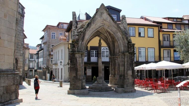 from-porto-wonders-of-braga-guimaraes-private-day-trip