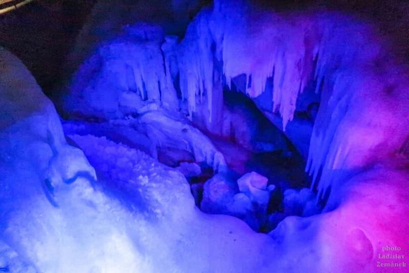 From Prague: Dachstein and Hallstatt with Ice Cave Tour - FAQ