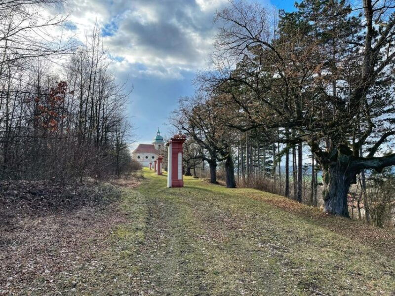 from-prague-devils-heads-full-day-hiking-trip