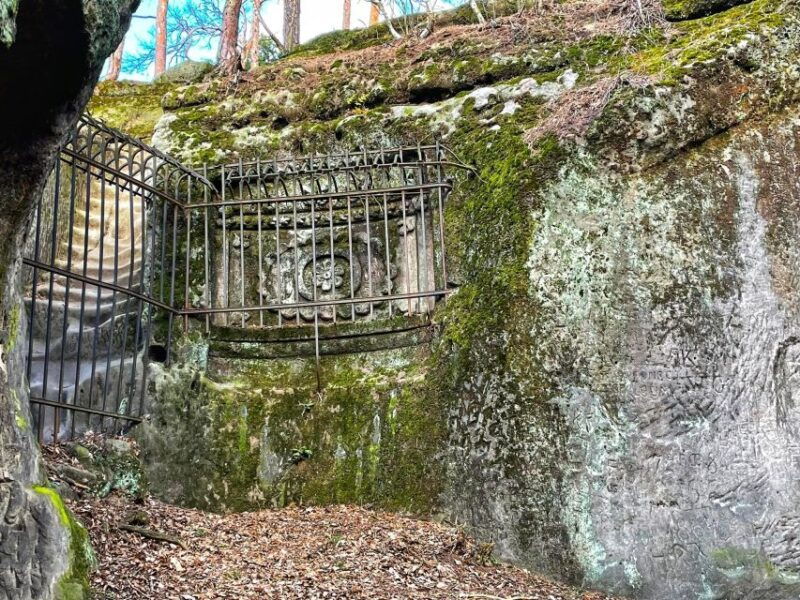 from-prague-devils-heads-full-day-hiking-trip