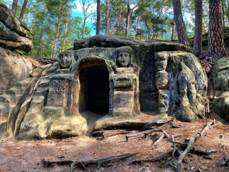 from-prague-devils-heads-full-day-hiking-trip