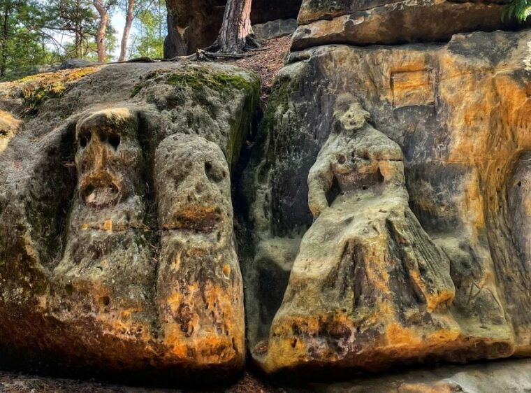 from-prague-devils-heads-full-day-hiking-trip