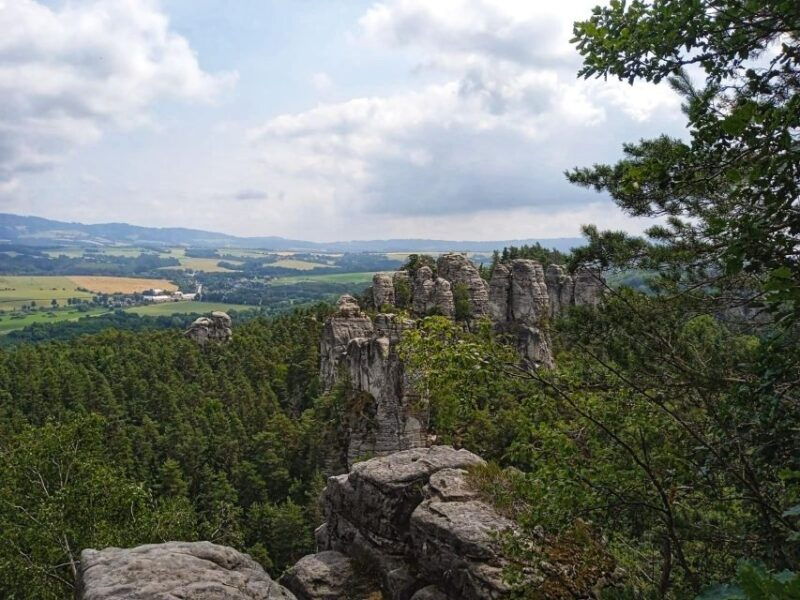 from-prague-full-day-bohemian-paradise-guided-hiking-trip