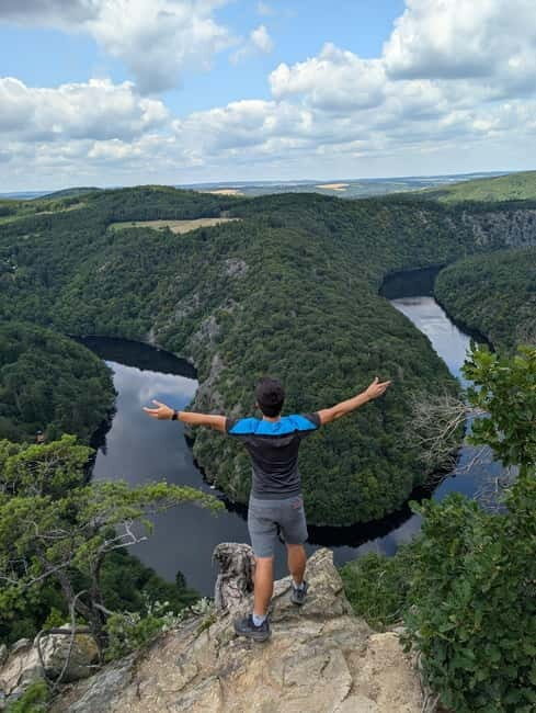 From Prague: Horseshoe Bend View & Castle Gardens Tour - An In-Depth Look at the Experience
