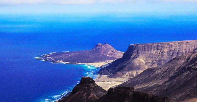 From Praia: Full-Day São Vicente Island Tour - Exploring São Vicente from Praia: A Detailed Review of the Full-Day Tour
