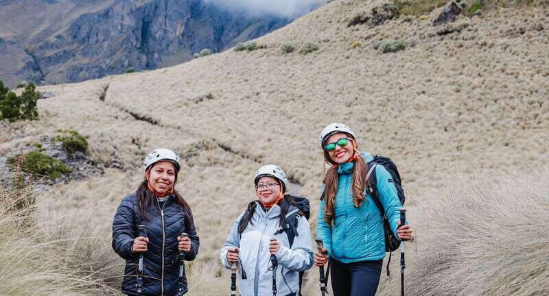From Puebla: Hiking in the Iztaccíhuatl all included - The Journey Begins: From Puebla to the Volcanoes
