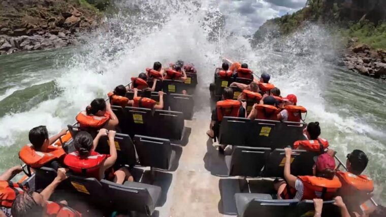 from-puerto-iguazu-iguazu-falls-guided-tour