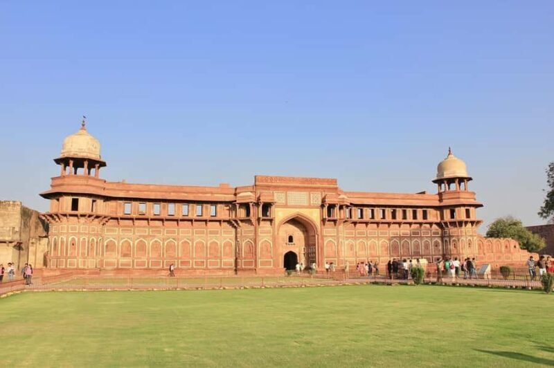 From Pune:Taj Mahal Day Trip to From Pune with Return Flight - Key Points